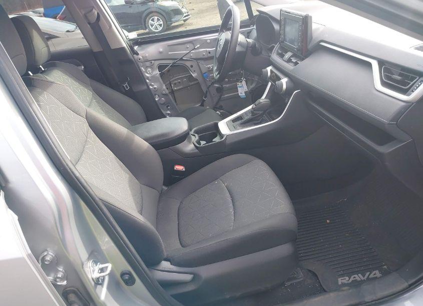 Photo 5 of 2021 Toyota Rav4 XLE (VIN 2T3P1RFV8MW143024)