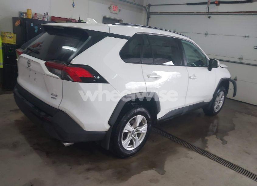 Photo 4 of 2021 Toyota Rav4 XLE (VIN 2T3P1RFV8MW145646)