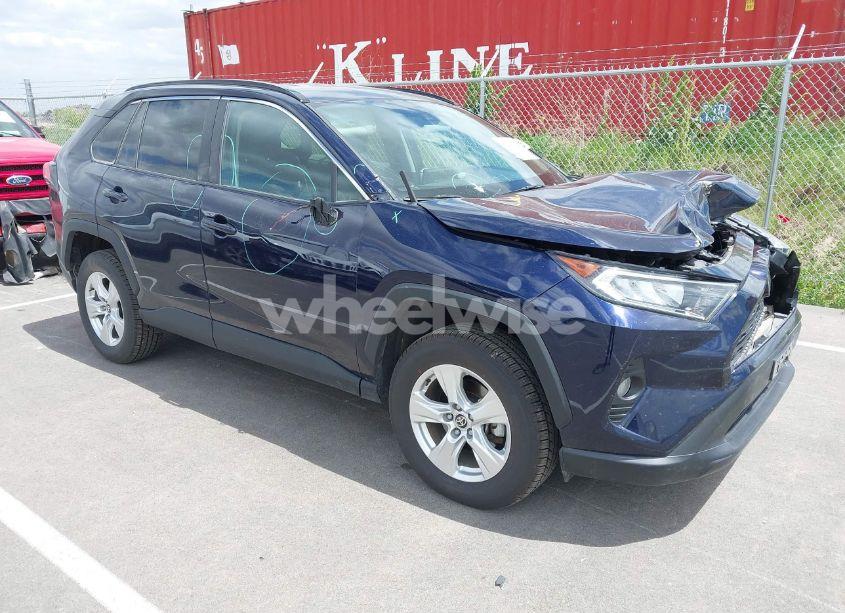 2021 Toyota Rav4 XLE (VIN 2T3P1RFV8MW237310) main photo