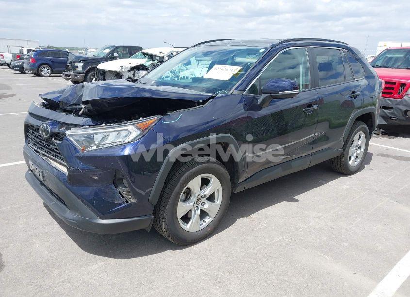 Photo 2 of 2021 Toyota Rav4 XLE (VIN 2T3P1RFV8MW237310)