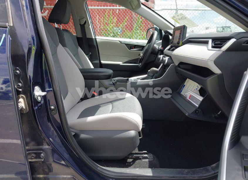 Photo 5 of 2021 Toyota Rav4 XLE (VIN 2T3P1RFV8MW237310)