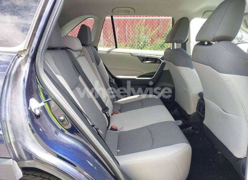 Photo 8 of 2021 Toyota Rav4 XLE (VIN 2T3P1RFV8MW237310)