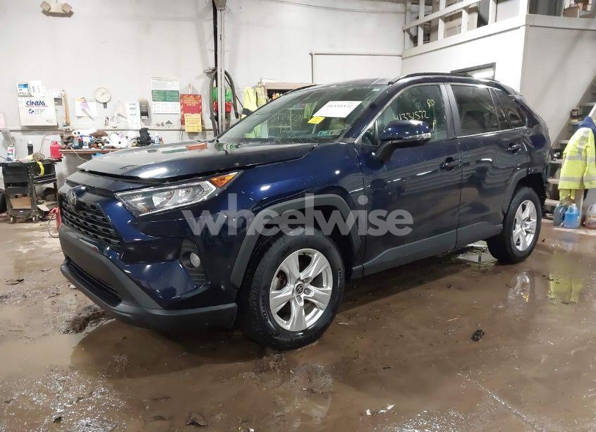 Photo 2 of 2021 Toyota Rav4 XLE (VIN 2T3P1RFV8MW238165)
