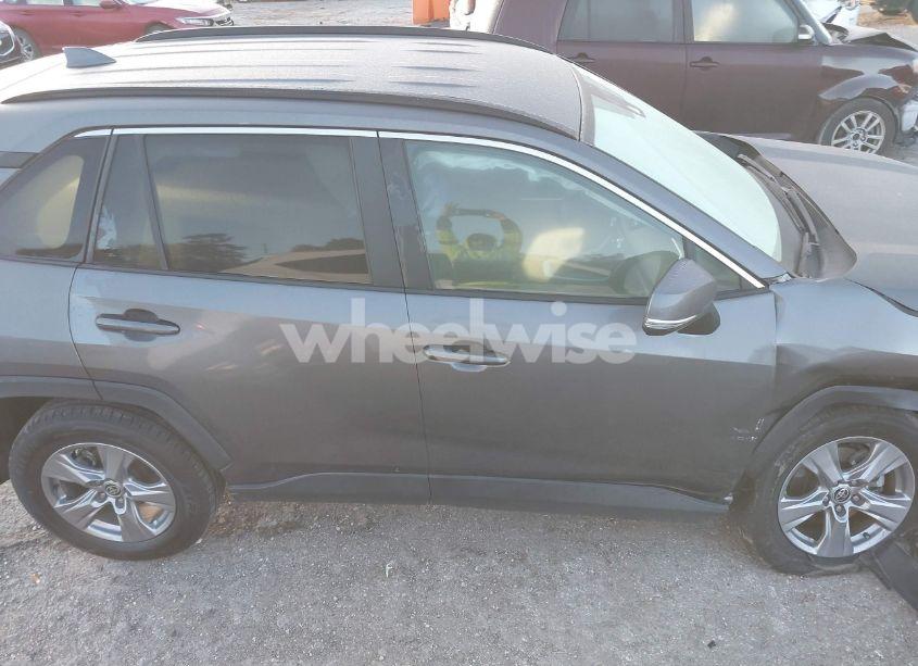 Photo 13 of 2022 Toyota Rav4 XLE (VIN 2T3P1RFV8NC257978)