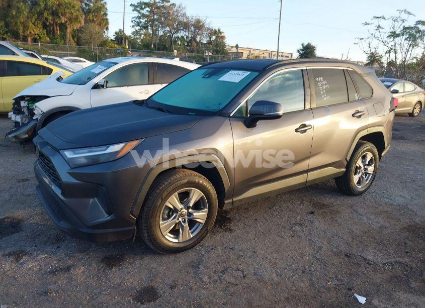 Photo 2 of 2022 Toyota Rav4 XLE (VIN 2T3P1RFV8NC257978)
