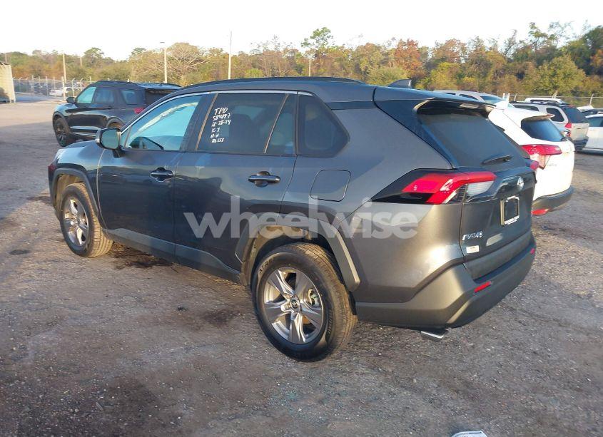 Photo 3 of 2022 Toyota Rav4 XLE (VIN 2T3P1RFV8NC257978)