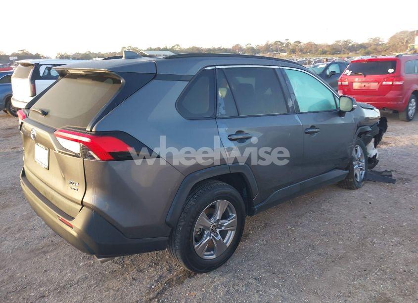 Photo 4 of 2022 Toyota Rav4 XLE (VIN 2T3P1RFV8NC257978)