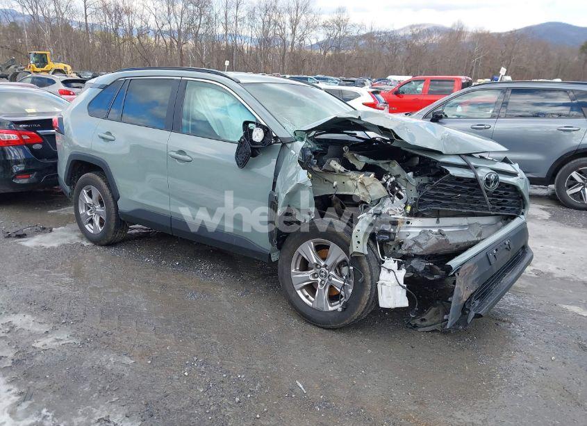 2022 Toyota Rav4 XLE (VIN 2T3P1RFV8NW272995) main photo