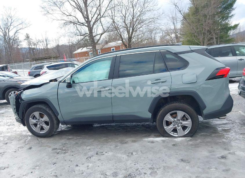 Photo 14 of 2022 Toyota Rav4 XLE (VIN 2T3P1RFV8NW272995)