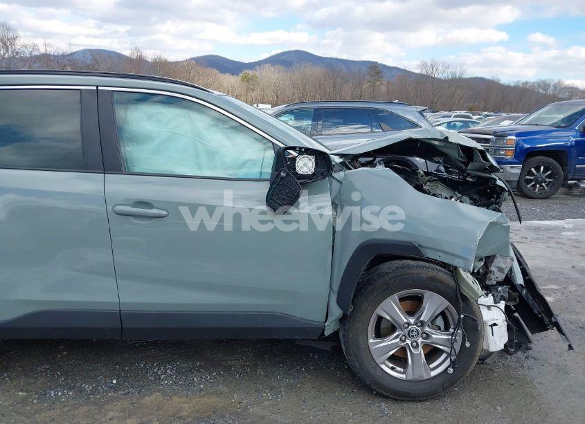 Photo 17 of 2022 Toyota Rav4 XLE (VIN 2T3P1RFV8NW272995)