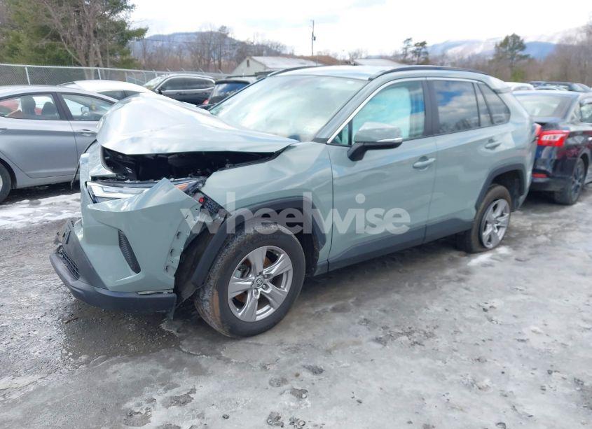 Photo 2 of 2022 Toyota Rav4 XLE (VIN 2T3P1RFV8NW272995)