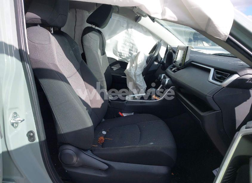 Photo 5 of 2022 Toyota Rav4 XLE (VIN 2T3P1RFV8NW272995)