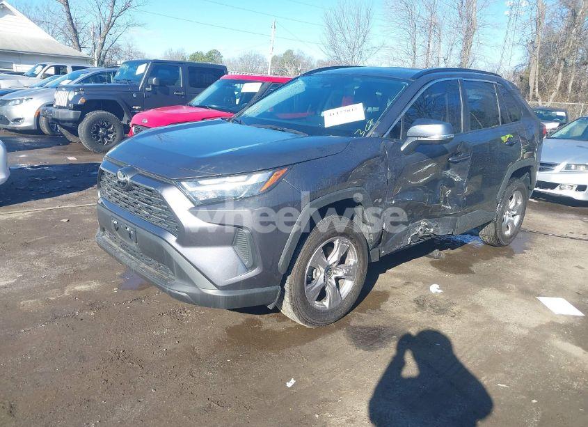 Photo 2 of 2022 Toyota Rav4 XLE (VIN 2T3P1RFV8NW278957)