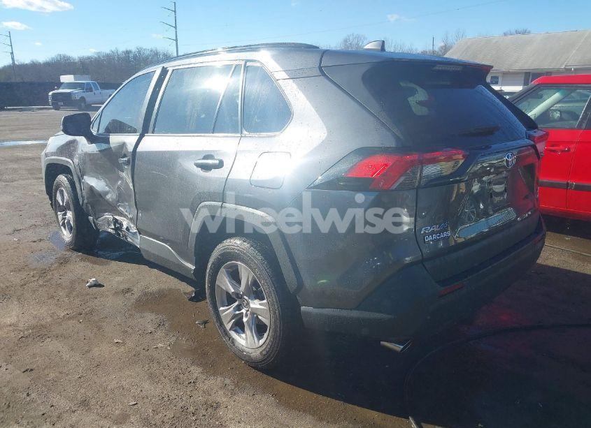 Photo 3 of 2022 Toyota Rav4 XLE (VIN 2T3P1RFV8NW278957)