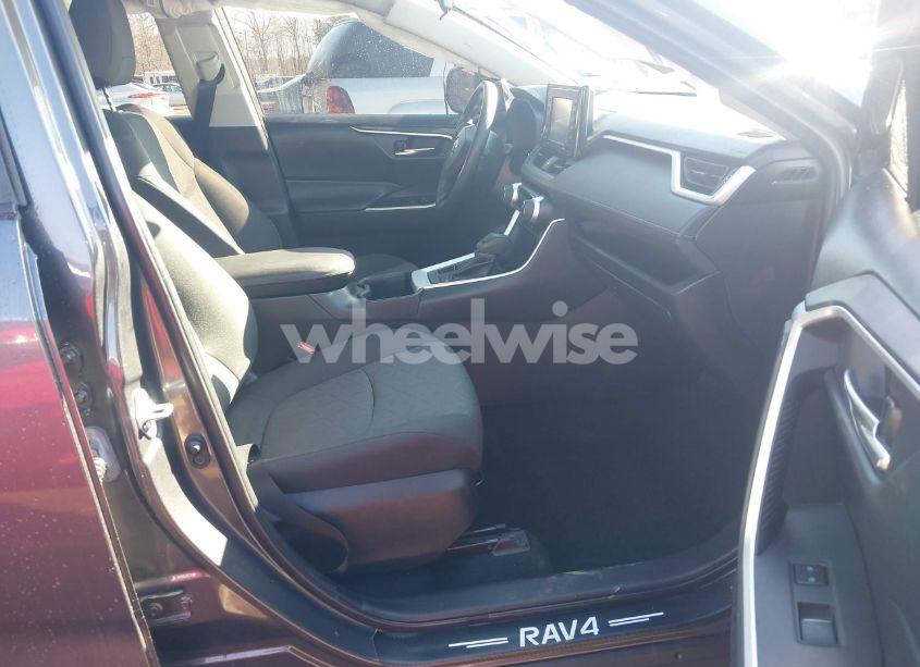 Photo 5 of 2022 Toyota Rav4 XLE (VIN 2T3P1RFV8NW278957)