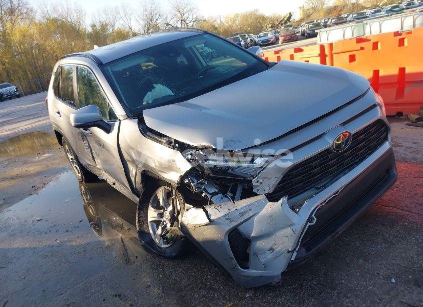 2022 Toyota Rav4 XLE (VIN 2T3P1RFV8NW286539) main photo