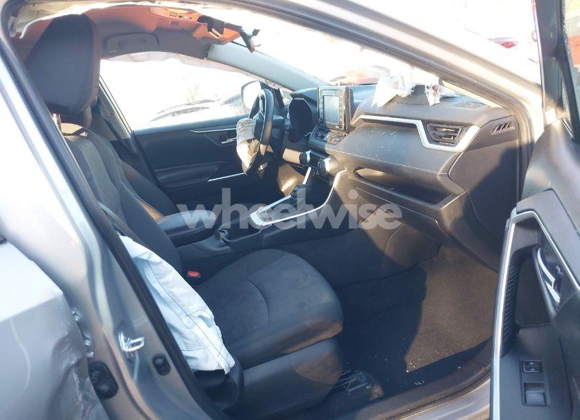 Photo 5 of 2022 Toyota Rav4 XLE (VIN 2T3P1RFV8NW286539)
