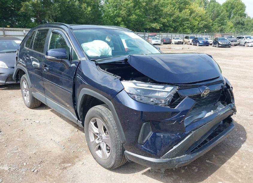 2022 Toyota Rav4 XLE (VIN 2T3P1RFV8NW302271) main photo
