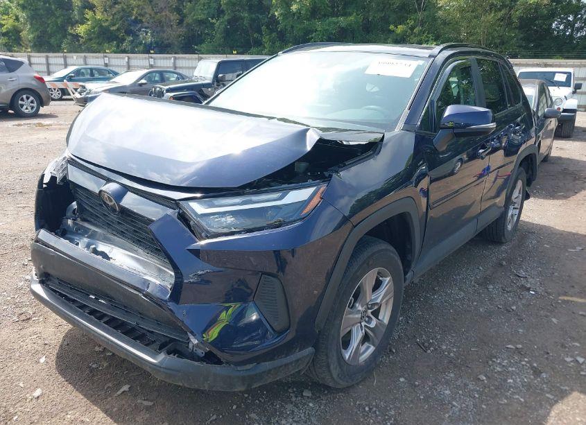 Photo 2 of 2022 Toyota Rav4 XLE (VIN 2T3P1RFV8NW302271)