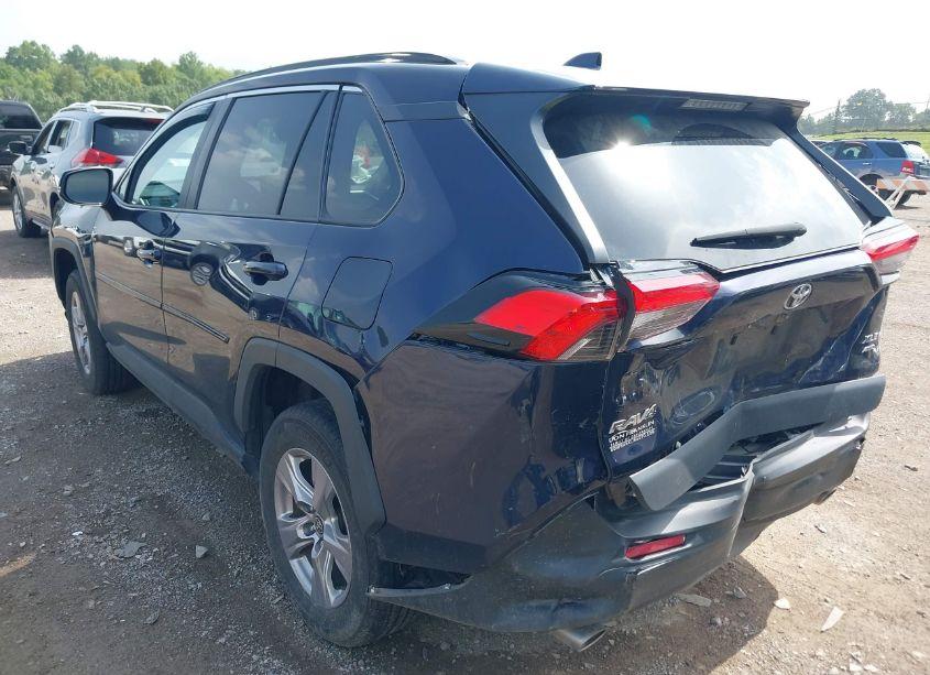 Photo 3 of 2022 Toyota Rav4 XLE (VIN 2T3P1RFV8NW302271)