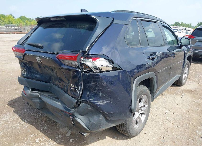 Photo 4 of 2022 Toyota Rav4 XLE (VIN 2T3P1RFV8NW302271)