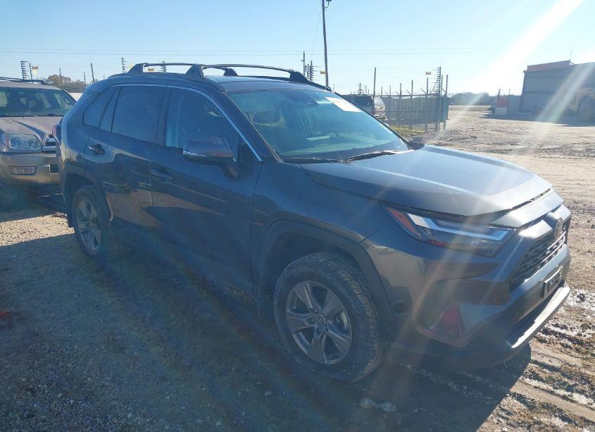 2023 Toyota Rav4 XLE (VIN 2T3P1RFV8PC389044) main photo