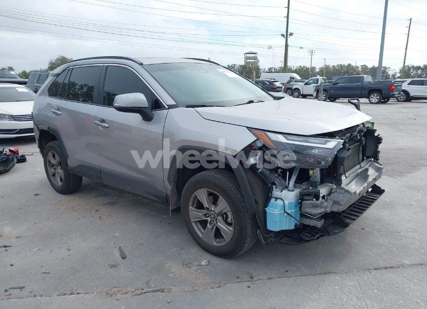 2024 Toyota Rav4 XLE (VIN 2T3P1RFV8RC414687) main photo