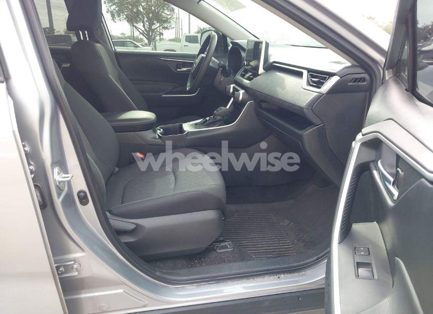 Photo 5 of 2024 Toyota Rav4 XLE (VIN 2T3P1RFV8RC414687)