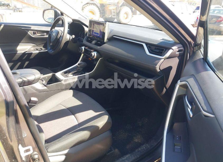 Photo 5 of 2024 Toyota Rav4 XLE (VIN 2T3P1RFV8RC449956)