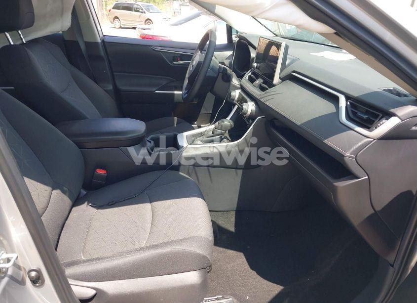 Photo 5 of 2024 Toyota Rav4 XLE (VIN 2T3P1RFV8RW409228)