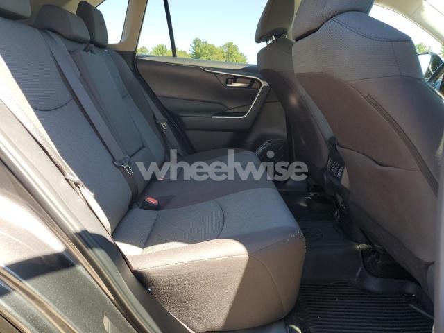 Photo 6 of 2025 TOYOTA RAV4 XLE (VIN 2T3P1RFV8SW515958)