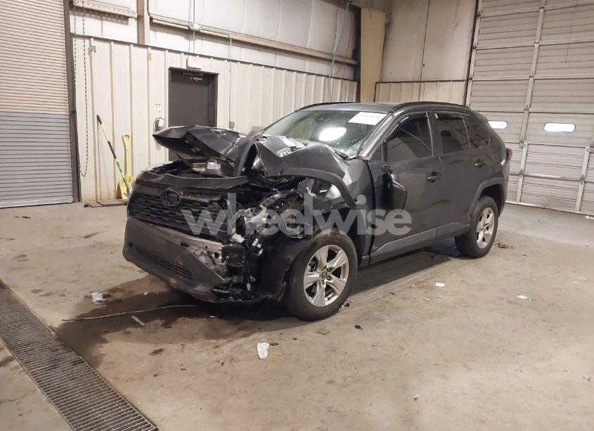 Photo 2 of 2019 Toyota Rav4 XLE (VIN 2T3P1RFV9KC060166)