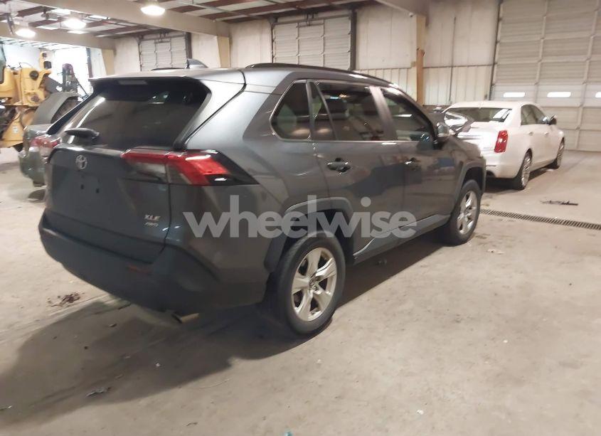 Photo 4 of 2019 Toyota Rav4 XLE (VIN 2T3P1RFV9KC060166)