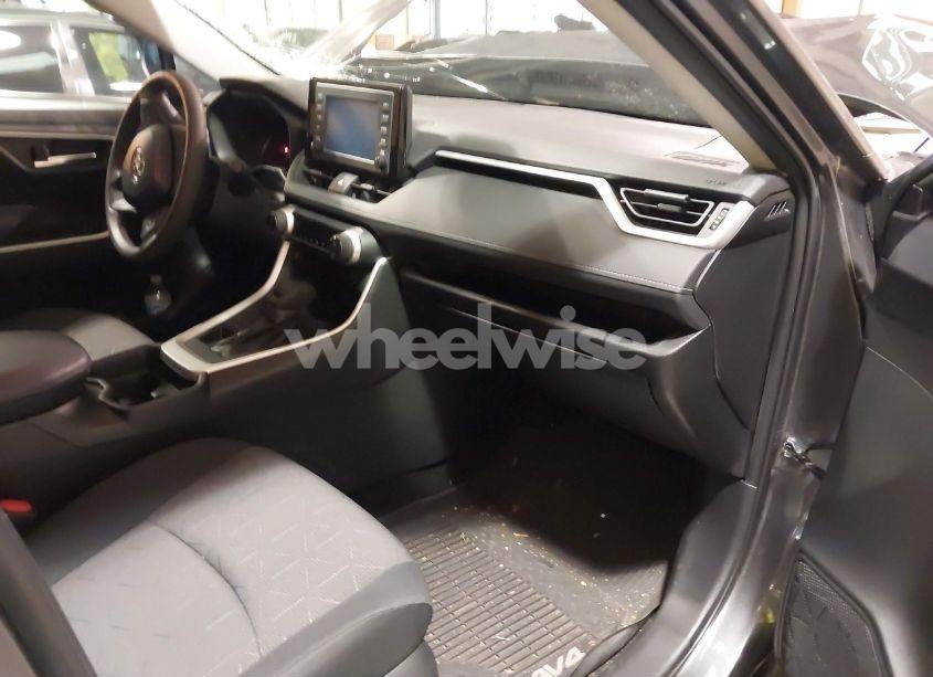 Photo 5 of 2019 Toyota Rav4 XLE (VIN 2T3P1RFV9KC060166)