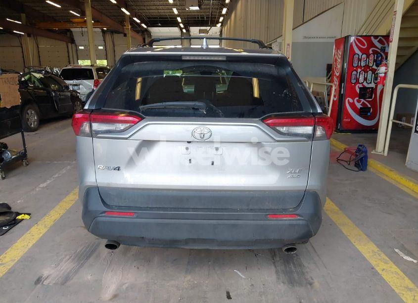 Photo 16 of 2019 Toyota Rav4 XLE (VIN 2T3P1RFV9KW028137)
