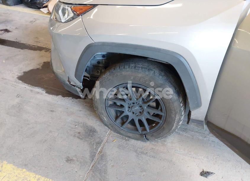 Photo 6 of 2019 Toyota Rav4 XLE (VIN 2T3P1RFV9KW028137)