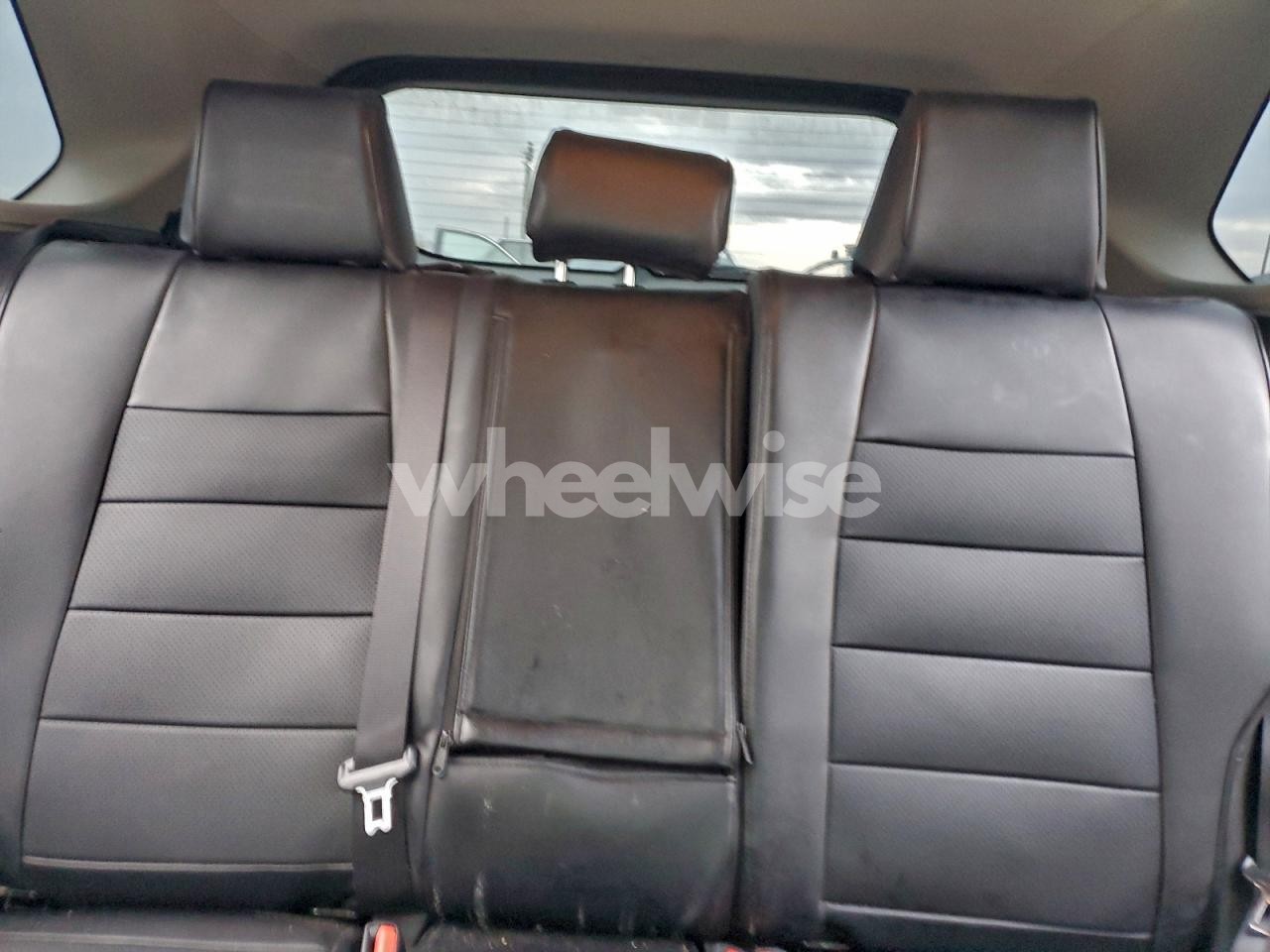 Photo 10 of 2019 TOYOTA RAV4 XLE (VIN 2T3P1RFV9KW047030)