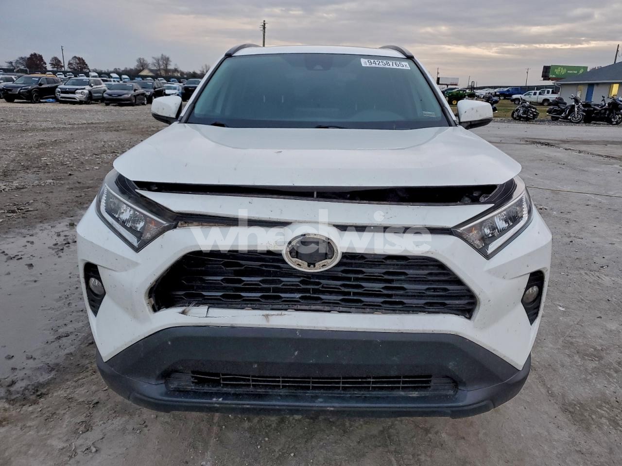 Photo 5 of 2019 TOYOTA RAV4 XLE (VIN 2T3P1RFV9KW047030)