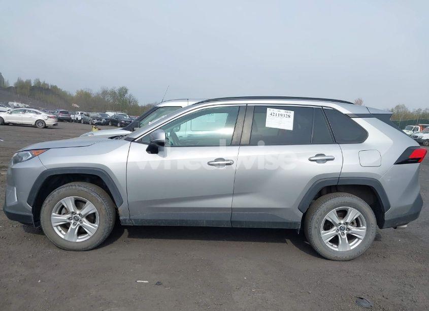 Photo 14 of 2019 Toyota Rav4 XLE (VIN 2T3P1RFV9KW076821)