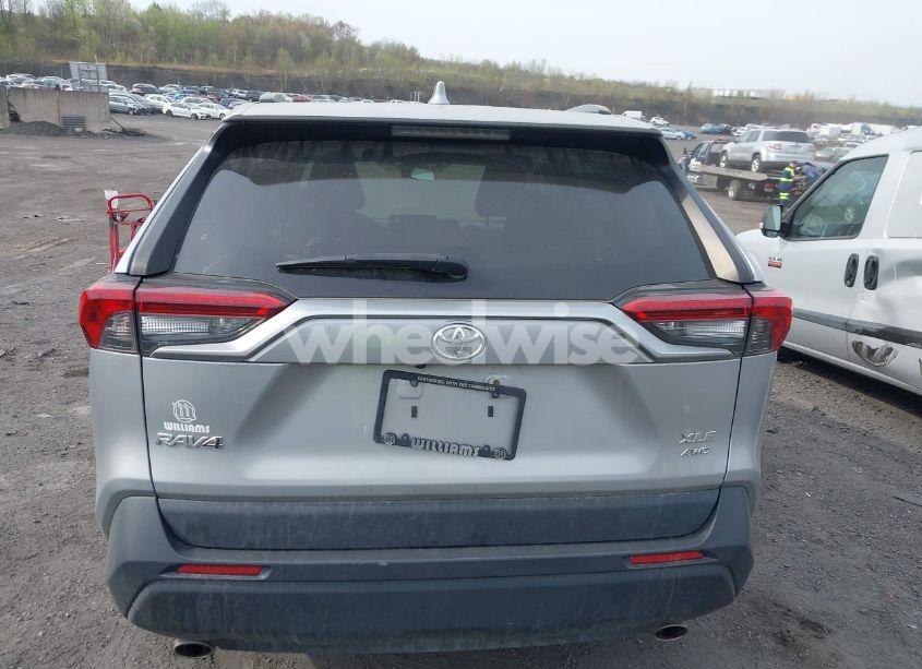 Photo 16 of 2019 Toyota Rav4 XLE (VIN 2T3P1RFV9KW076821)
