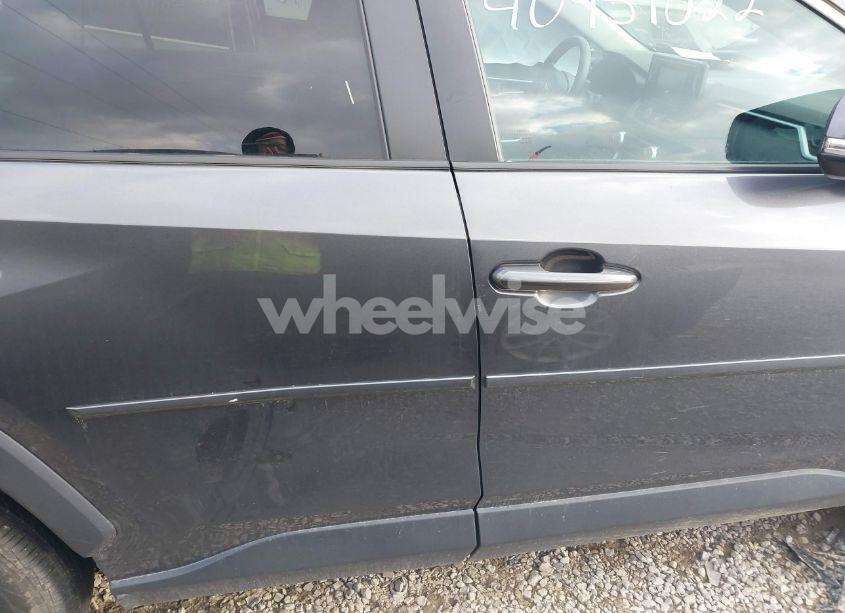 Photo 12 of 2020 Toyota Rav4 XLE (VIN 2T3P1RFV9LC106337)