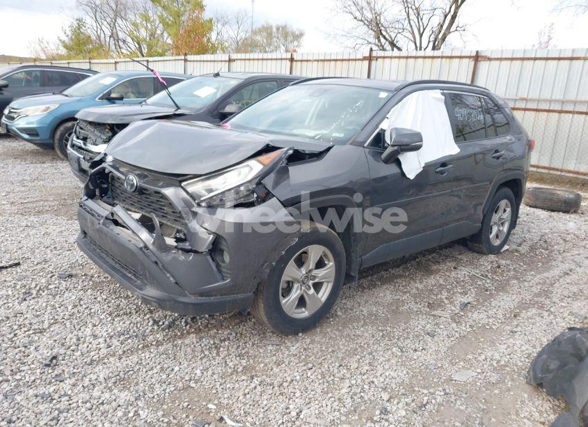 Photo 2 of 2020 Toyota Rav4 XLE (VIN 2T3P1RFV9LC106337)