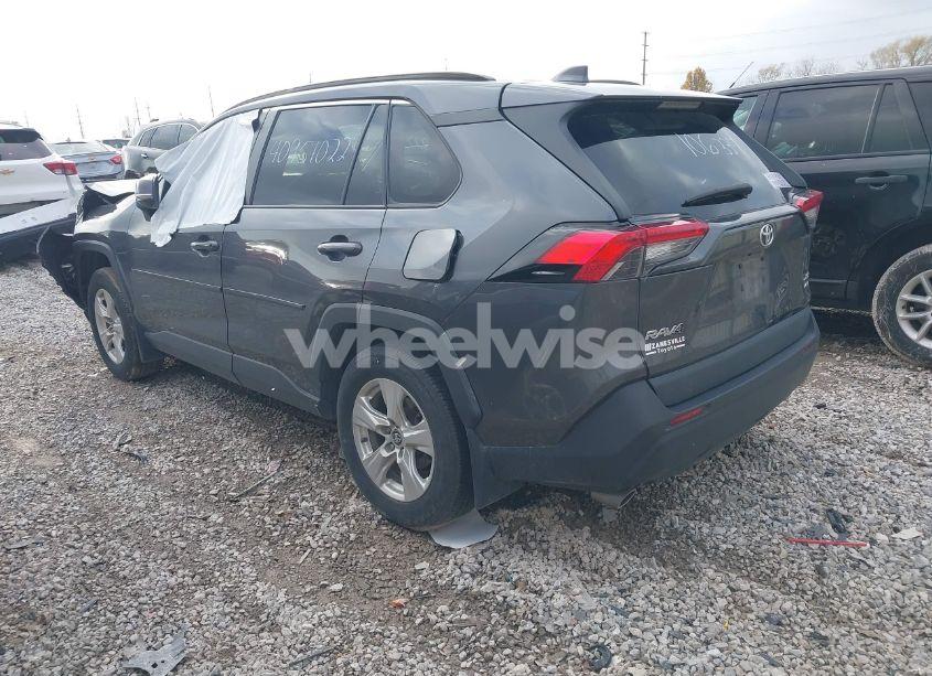 Photo 3 of 2020 Toyota Rav4 XLE (VIN 2T3P1RFV9LC106337)