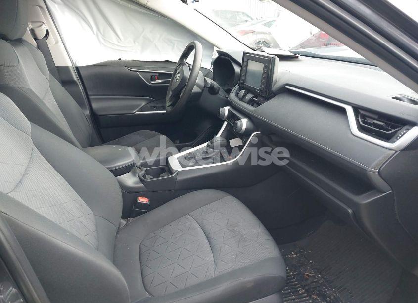 Photo 5 of 2020 Toyota Rav4 XLE (VIN 2T3P1RFV9LC106337)