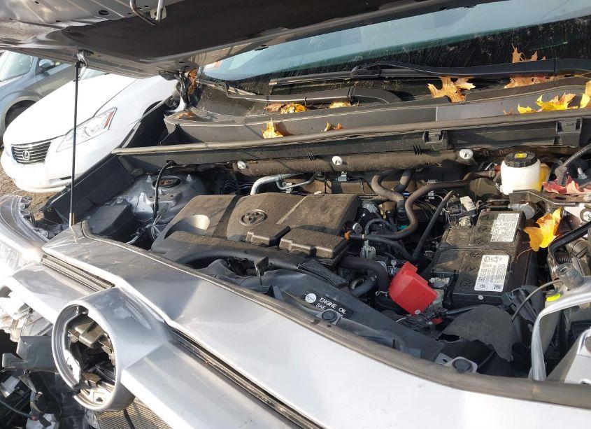 Photo 10 of 2020 Toyota Rav4 XLE (VIN 2T3P1RFV9LW084662)