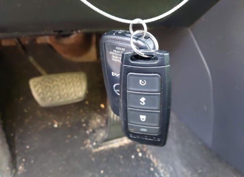 Photo 11 of 2020 Toyota Rav4 XLE (VIN 2T3P1RFV9LW084662)