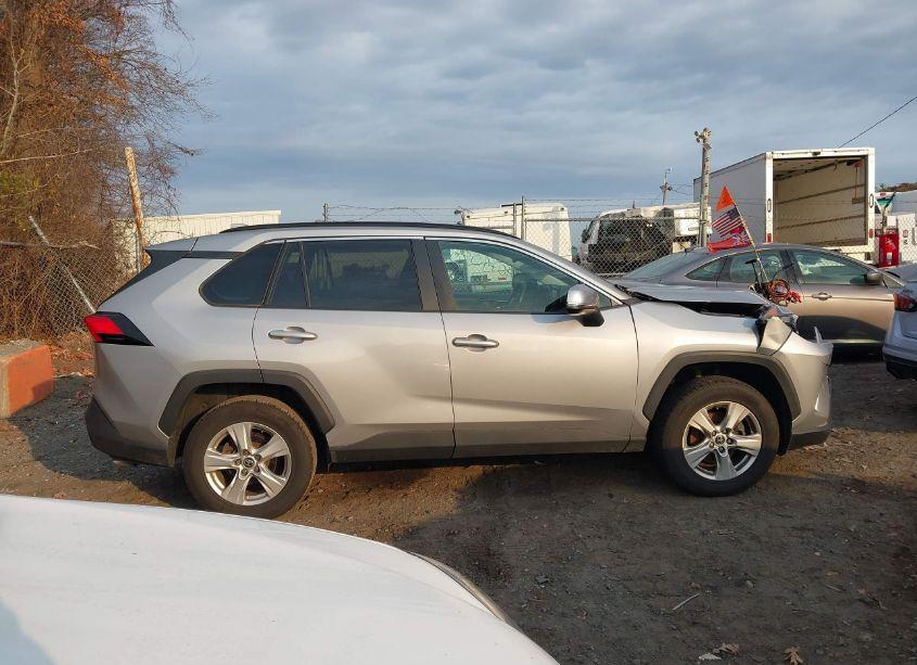 Photo 14 of 2020 Toyota Rav4 XLE (VIN 2T3P1RFV9LW084662)