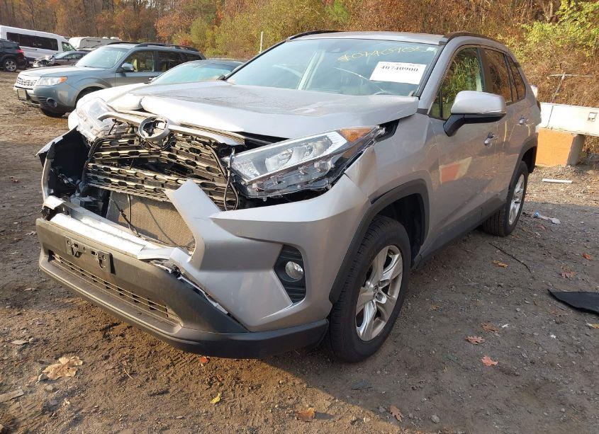 Photo 2 of 2020 Toyota Rav4 XLE (VIN 2T3P1RFV9LW084662)