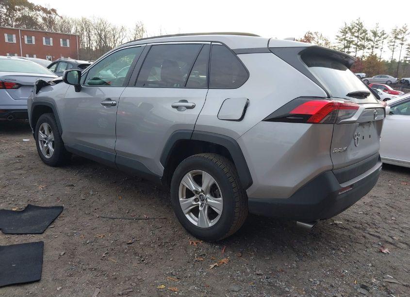 Photo 3 of 2020 Toyota Rav4 XLE (VIN 2T3P1RFV9LW084662)