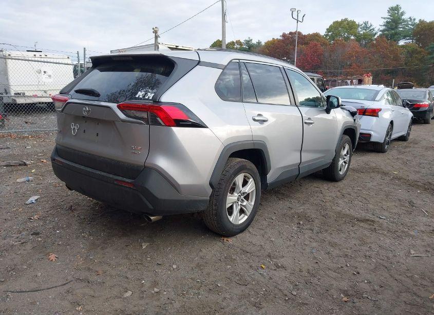 Photo 4 of 2020 Toyota Rav4 XLE (VIN 2T3P1RFV9LW084662)